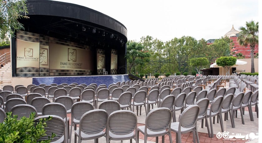 سالن روباز برگزاری همایش و جلسات